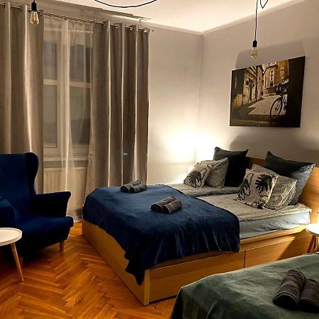Appartement Lares And Penates à Cracovie Extérieur photo