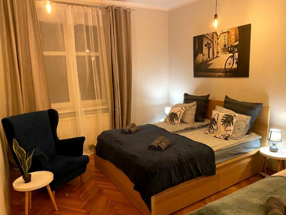 Appartement Lares And Penates à Cracovie Extérieur photo