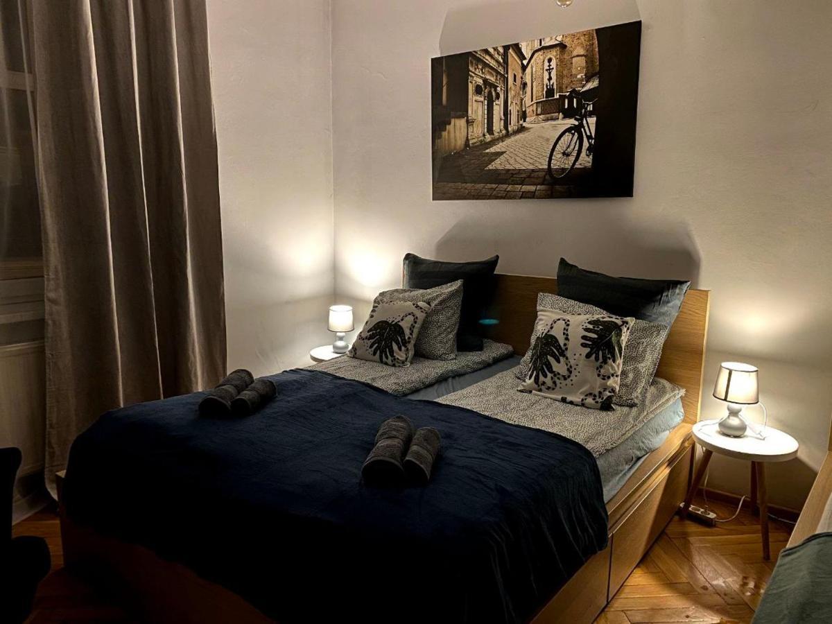 Appartement Lares And Penates à Cracovie Extérieur photo