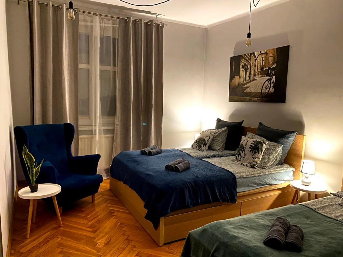 Appartement Lares And Penates à Cracovie Extérieur photo